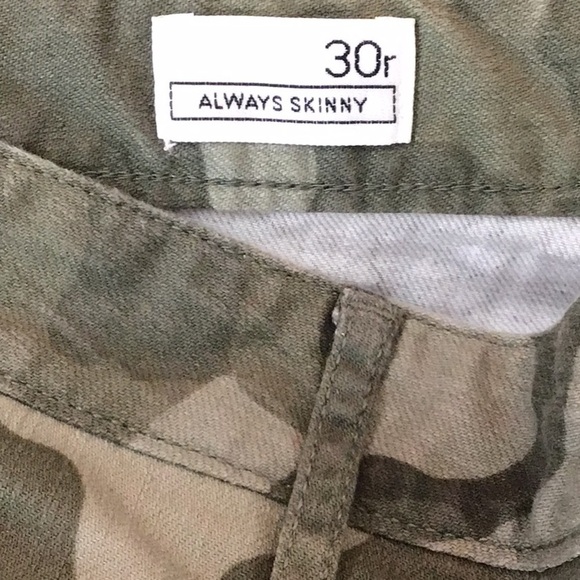 Gap 1969 Always Skinny Camo Pants Size 30R NWOT - Picture 7 of 7